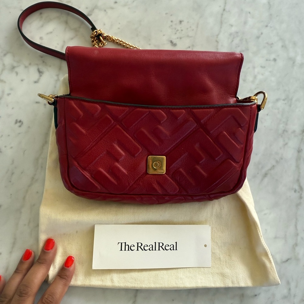 Fendi Baguette Mini Bag 
Red nappa leather bag with FF motif - Picture 4 of 13